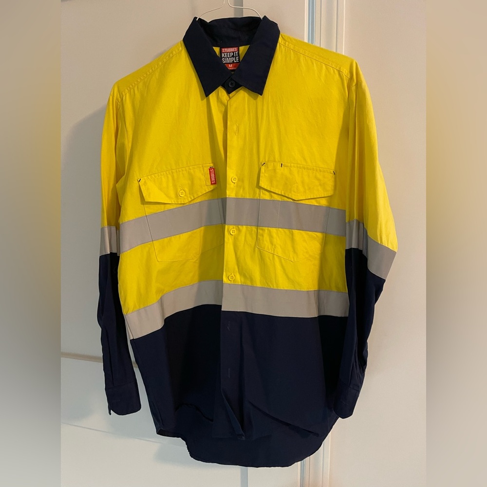 Men’s Stubbies Yellow and Navy Shirt With Reflective Stripes Size Medium